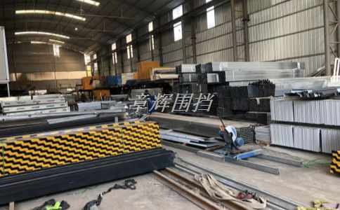 市政圍擋的設(shè)計(jì)應(yīng)該注意哪些因素？(探究市政圍擋設(shè)計(jì)的要素)