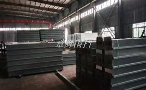 市政圍擋寬度的規(guī)定及其對行車和通行的影響探討（市政圍擋寬度規(guī)定）