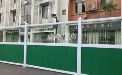 pvc圍擋在河道治理中的應(yīng)用（保護(hù)河道生態(tài)和防止洪澇等自然災(zāi)害的發(fā)生）