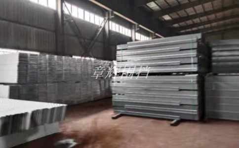 市政圍擋寬度的規(guī)定及其對行車和通行的影響探討（市政圍擋寬度規(guī)定）